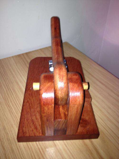 BILTONG CUTTER ROSE WOOD WITH STAINLESS STEEL BLADE