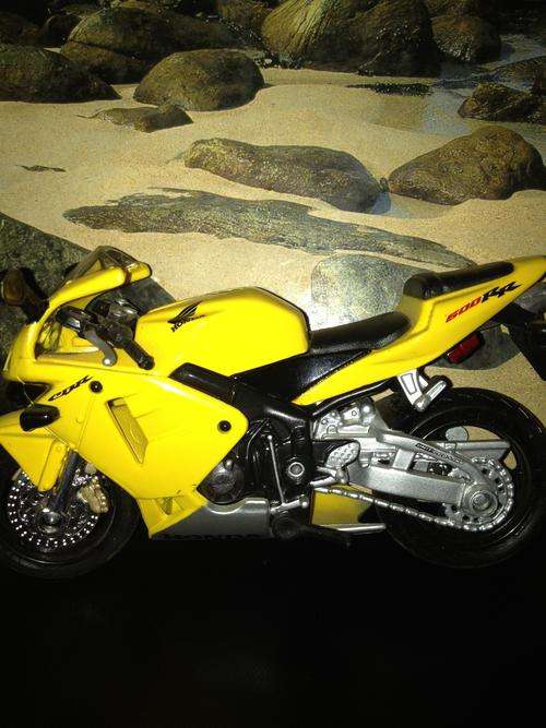 MAISTO MOTORBIKE HONDA CBR 600 RR-1:18