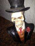 CERAMIC FIGURINE PIRATE SKULL BRIDE GROOM
