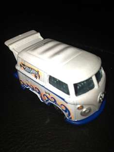 HOT WHEELS VOLKSWAGEN KOOL KOMBI-1:64
