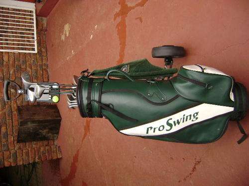 Used bag of various Golf clubs - R550