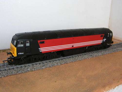 OO   HORNBY CLASS 47 VIRGIN