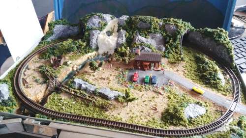 Z SCALE  IN  BRIEFCASE
