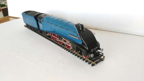 HORNBY   A4     L 5136    SIR NIGEL GRESLEY      LOCO  (TENDER DRIVE)