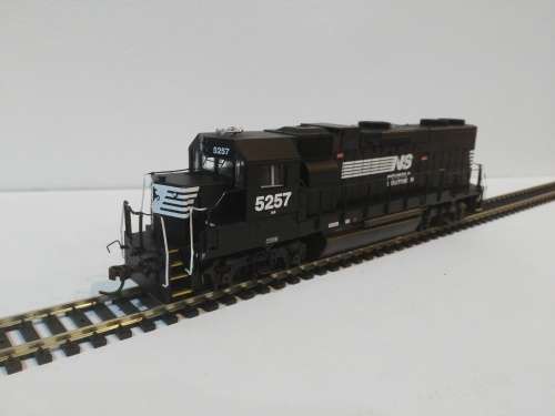 BACHMANN DIESEL LOCO  NORTHFOLK SOUTHERN  (DCC DECODER FITTED) BOXED