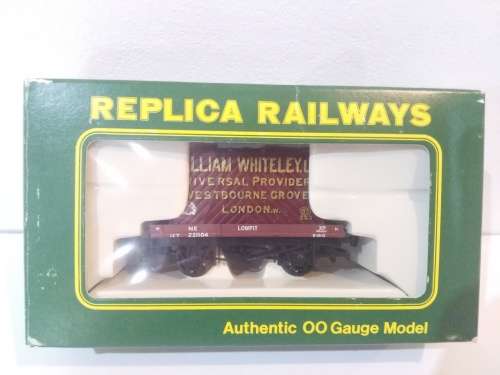 REPLICA     PLANK WAGON    BOXED