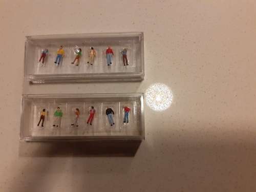 PREISER FIGURES  N GAUGE