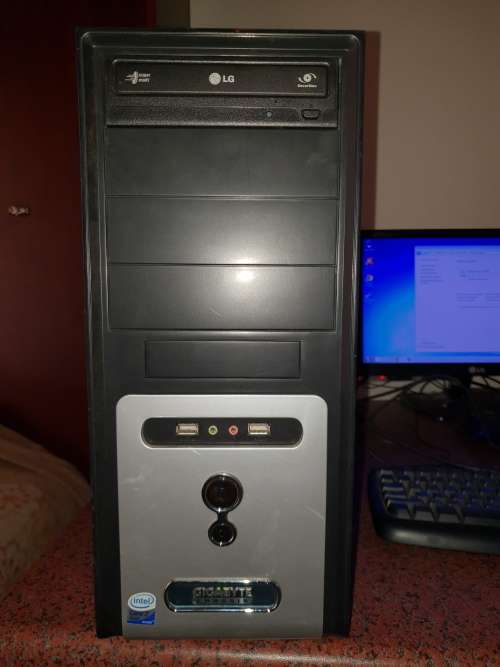 Intel G630 2.70GHz, 4GB RAM 160gb HDD Windows 7 HB with license