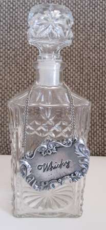 Square Glass Decanter with Metal Whiskey Hanging Tag