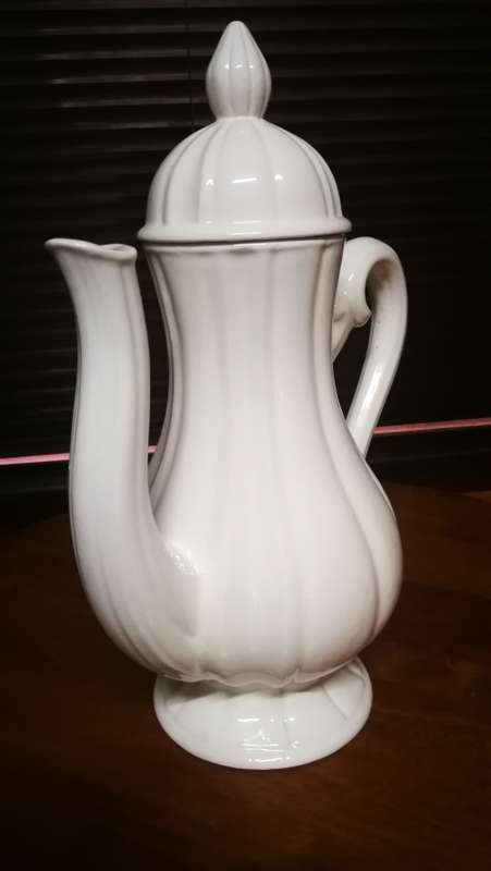 Stunning Vintage 43cm Tall Porcelain Display Jug..