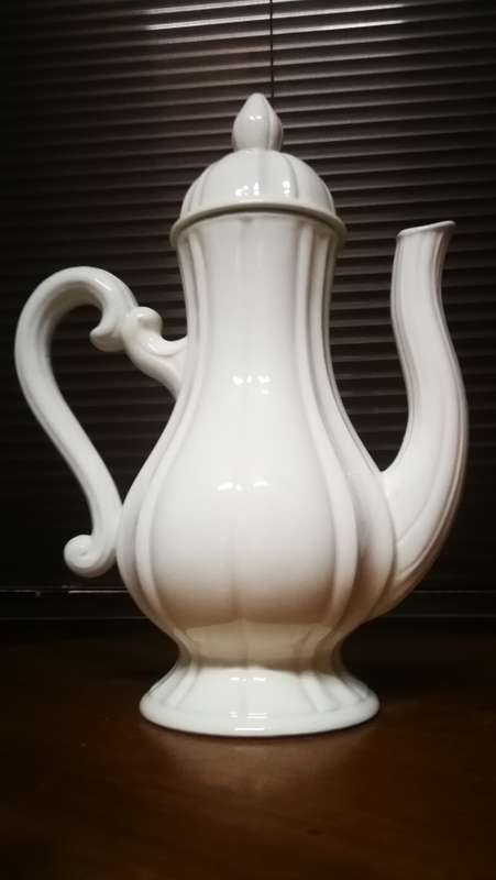 Stunning Vintage 43cm Tall Porcelain Display Jug..