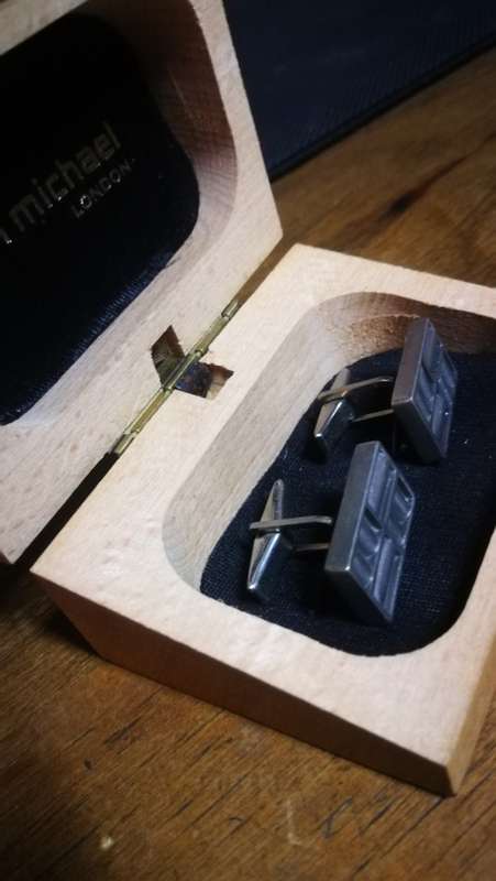 Beautiful John Micheal London Set Cufflings..