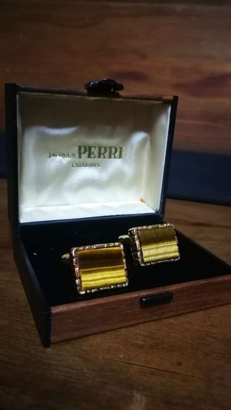 Stunning Jacques Perri Exclusive Tigers eye Cufflings Set in original box.