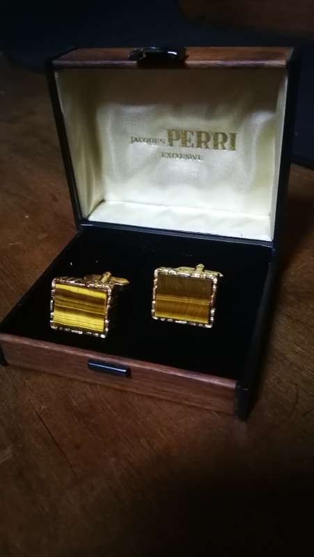 Stunning Jacques Perri Exclusive Tigers eye Cufflings Set in original box.