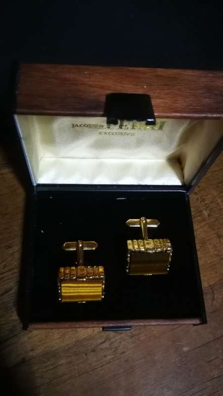 Stunning Jacques Perri Exclusive Tigers eye Cufflings Set in original box.