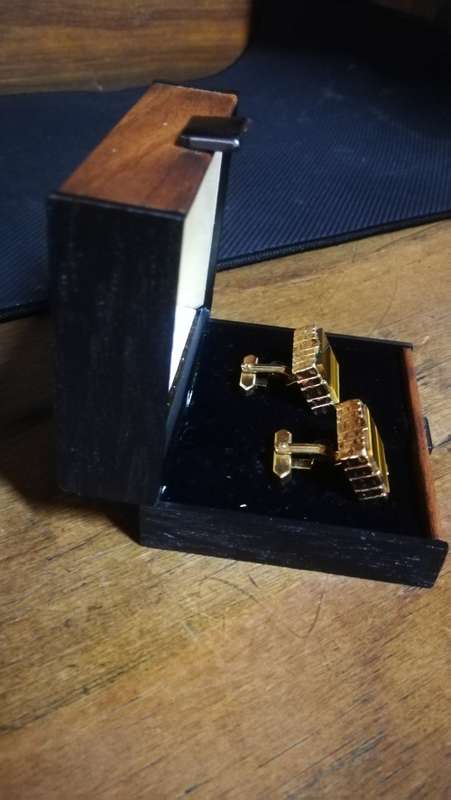 Stunning Jacques Perri Exclusive Tigers eye Cufflings Set in original box.