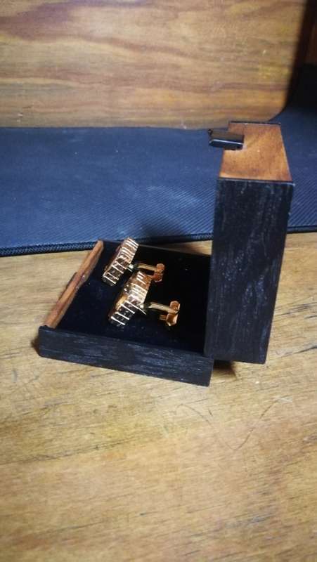 Stunning Jacques Perri Exclusive Tigers eye Cufflings Set in original box.