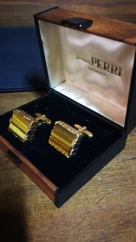 Stunning Jacques Perri Exclusive Tigers eye Cufflings Set in original box.