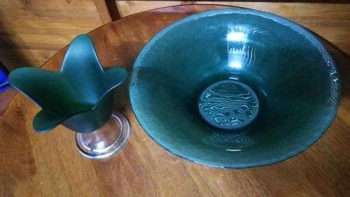 Big 34cm Frosted Emerald Green Table Bowl with Handmade Emerald Green Tulip Shaped Vase..