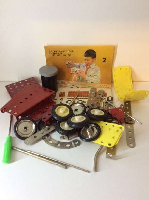 VINTAGE "MECANO" LIKE SET - MADE IN CHINA BUT NOT NEW MODERN STUFF - RARE FIND -