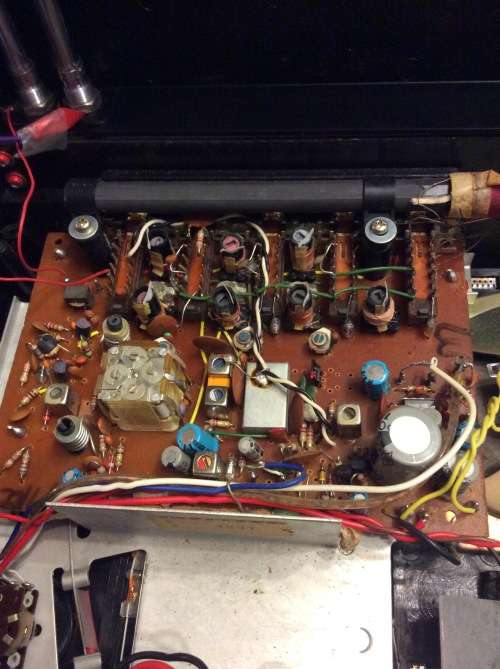 OLD SUPERSONIC COMMODORE 5 BAND RADIO - GREAT OLD ITEM - 100% WORKING -