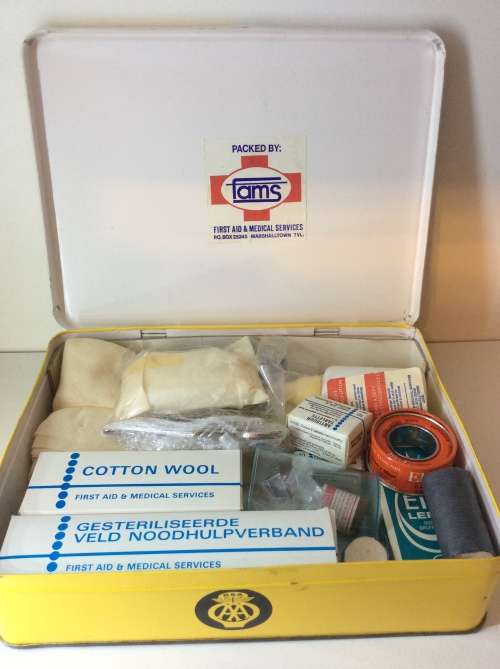 AA FIRST AID TIN - FULL CONTENTS AND RARELY SEEN IN THIS GREAT CONDITION - GREAT FIND -