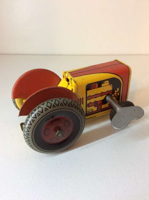 GREAT BRITIAN TIN LITHO TRACTOR - WITH KEY, WORKING!  - EXTREMELY RARE - INCREDIBLE -