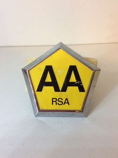 AA PLASTIC MOTOR BADGE - GREAT BADGE -