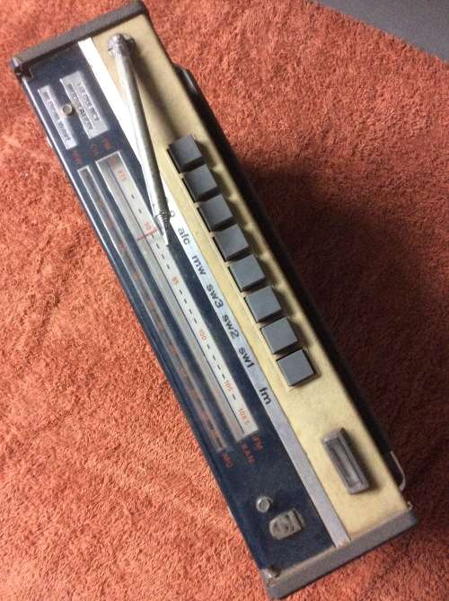 OLD LARGE PHILIPS  RADIO - GREAT OLD ITEM -