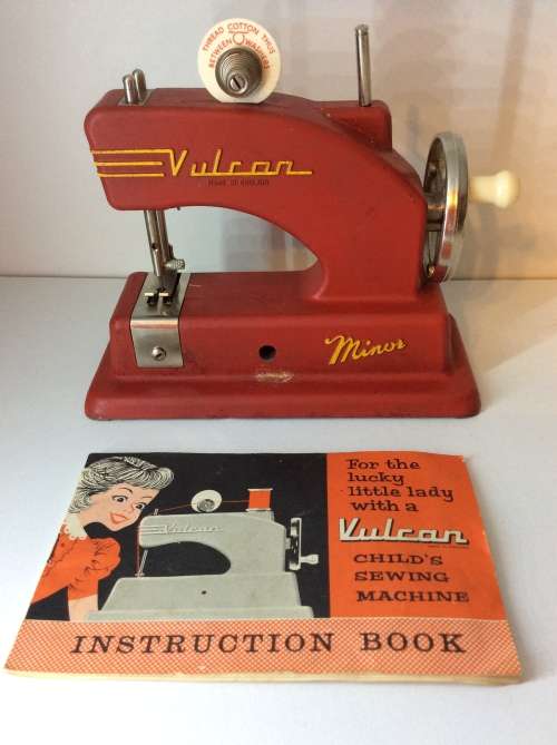 VINTAGE VULCAN MINOR CHILD'S SEWING MACHINE - MADE IN ENGLAND -