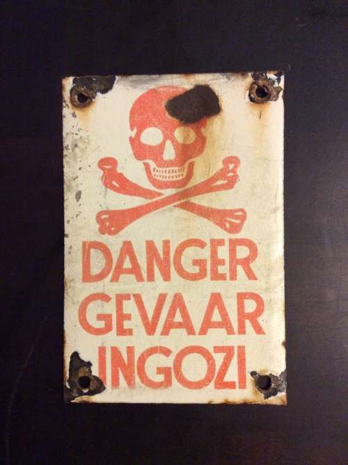 OLD ENAMEL SIGN - DANGER / GEVAAR - SMALL 15cm by 10cm - GREAT ITEM -