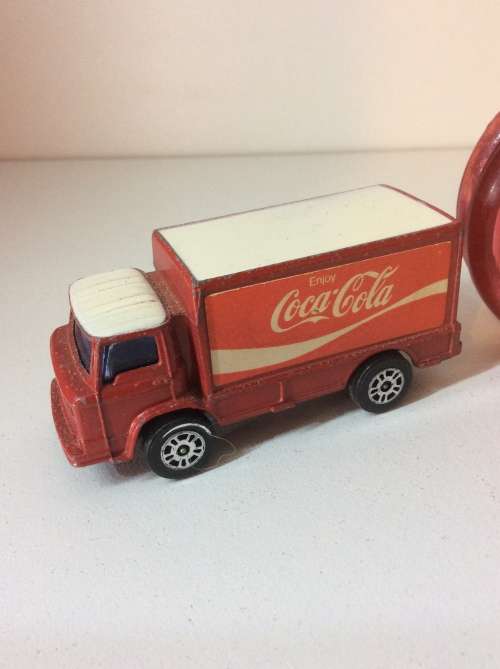 RARE 1980's SOUTH AFRICAN RUSSELL COCA COLA YO YO & TWO CORGI COKE MODELS - WOW! -