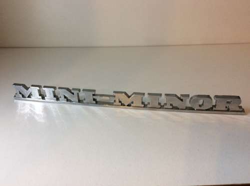 VINTAGE MINI MINOR CAR BADGE - GREAT CONDITION - RARE FIND -
