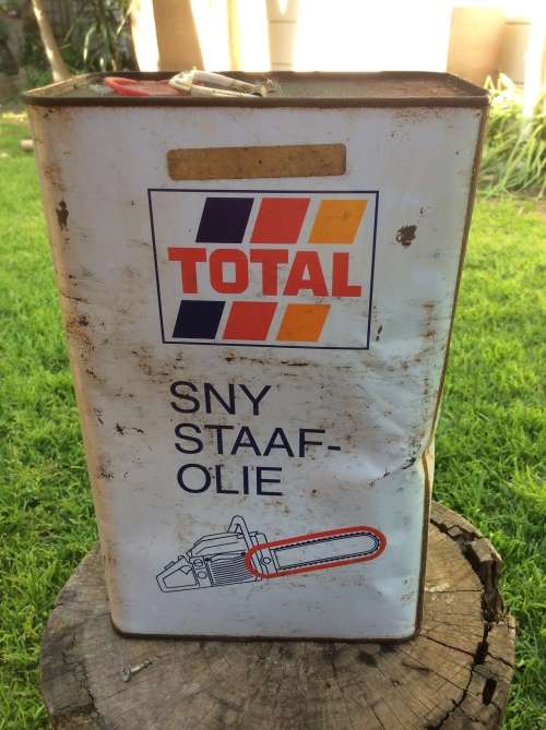 OLD 5 LITER OIL CAN - TOTAL - GREAT FIND -