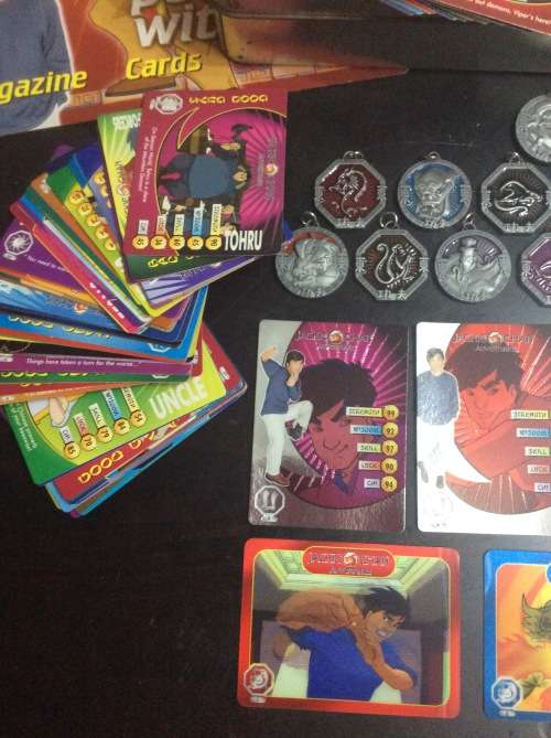 MASSIVE LOT - JACKIE CHAN ADVENTURES TRADING CARDS AND MEDALS - 300+ - 20 medals & tin - AWESOME -