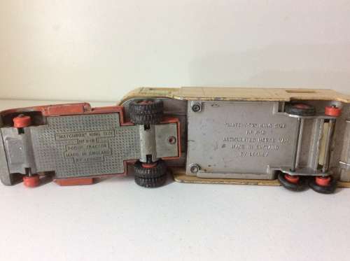 LESNEY DIE CAST ENGLAND - HORSE CARRIER - GREAT MODEL AT GREAT PRICE -