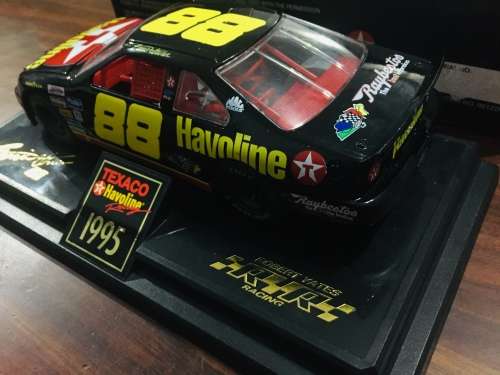 ERNIE IRVAN RACING FORD DIE CAST BANK MODEL - 1995 - NO KEY - Box 28cm long -