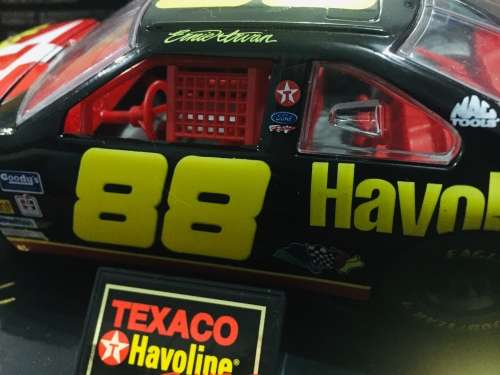 ERNIE IRVAN RACING FORD DIE CAST BANK MODEL - 1995 - NO KEY - Box 28cm long -