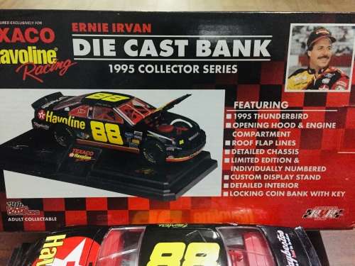 ERNIE IRVAN RACING FORD DIE CAST BANK MODEL - 1995 - NO KEY - Box 28cm long -