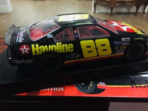 ERNIE IRVAN RACING FORD DIE CAST BANK MODEL - 1995 - NO KEY - Box 28cm long -