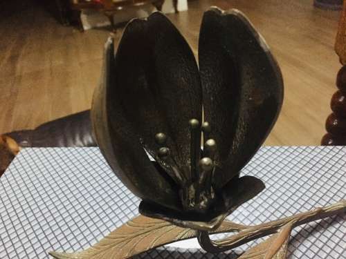 METAL TABLE ASHTRAY IN SHAPE OF FLOWER - CIRCA 1930-1950 - GREAT ITEM -