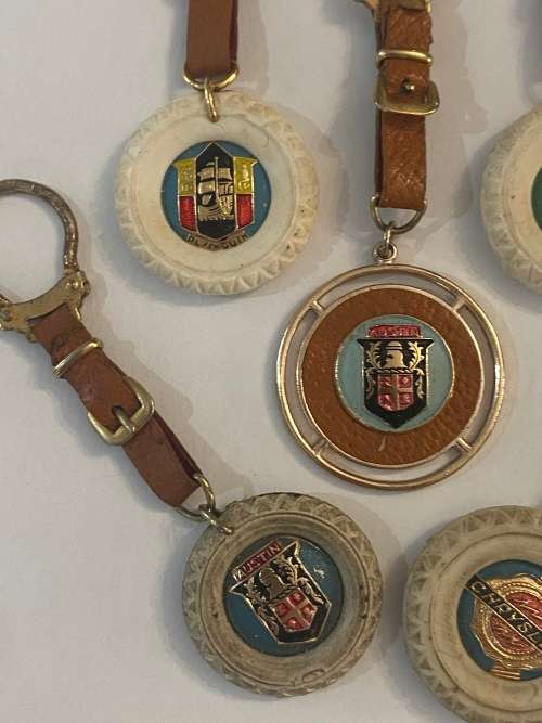 OLD CAR BRANDED KEY HOLDERS