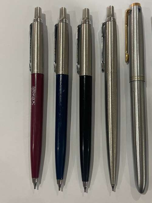 COLLECTION 9 OLD PARKER PENS & PENCILS
