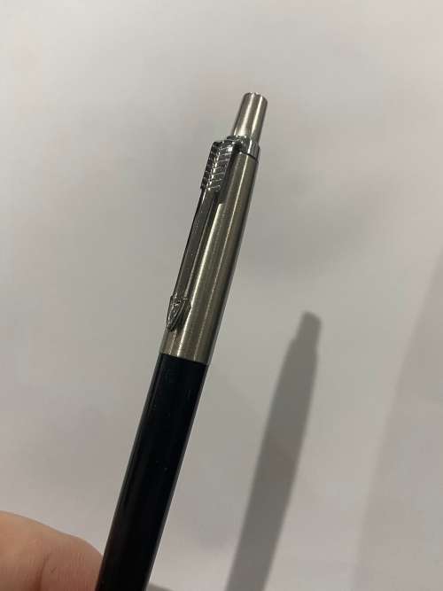 COLLECTION 9 OLD PARKER PENS & PENCILS