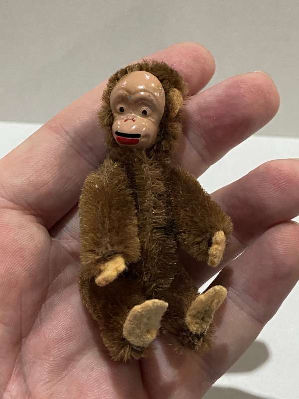 RARE 1950s SCHUCO GERMAN TOY MONKEY - TONGUE MECHANISM WORKS -