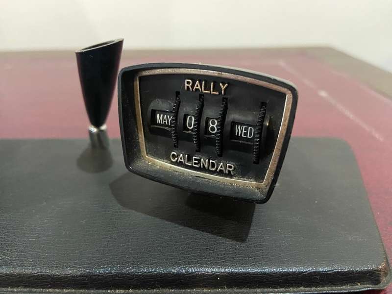 VINTAGE PEN RALLY THEMED DESK HOLDER - SUPER COOL -