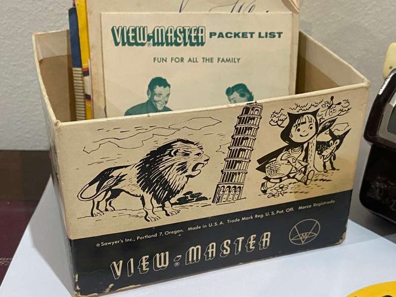 VINTAGE VIEW MASTER USA WITH LARGE LOT GREAT REELS SEE PICTURES