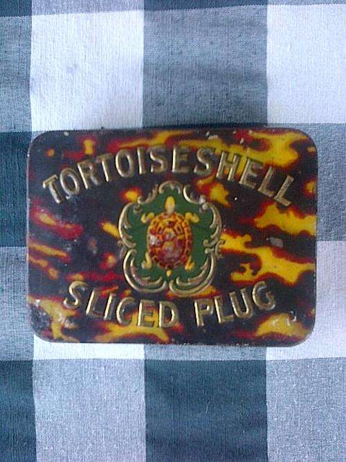 Tortoise Shell Vintage cigarette tin: Great and rare find!