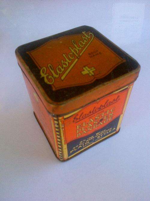 VINTAGE TIN: ELASTOPLAST - MEDICAL TIN