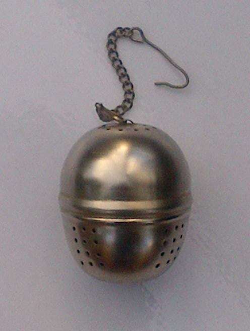 VINTAGE BALL CHROME TEA HOLDER - MAKE THAT PERFECT CUP